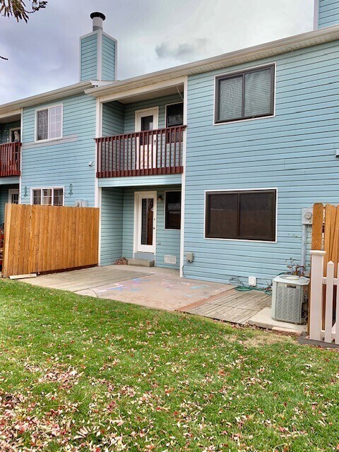 Building Photo - 3 Bed/2.5Bath Townhome in Greeley