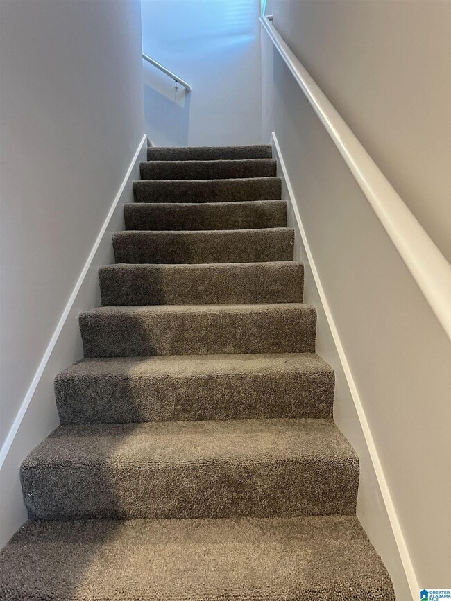 Building Photo - 184 Dogwood St