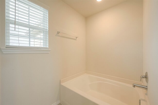 Building Photo - 25635 Royal Catchfly Rd