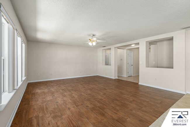 Building Photo - 9 Waywood Pl