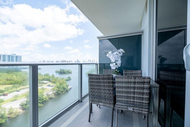 Building Photo - 16385 Biscayne Blvd