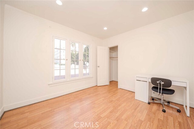 Building Photo - 736 S Gramercy Dr