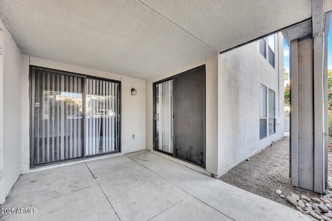 Building Photo - 3405 W Danbury Dr