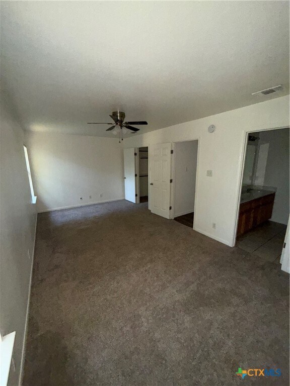 Building Photo - 1402 Chips Dr