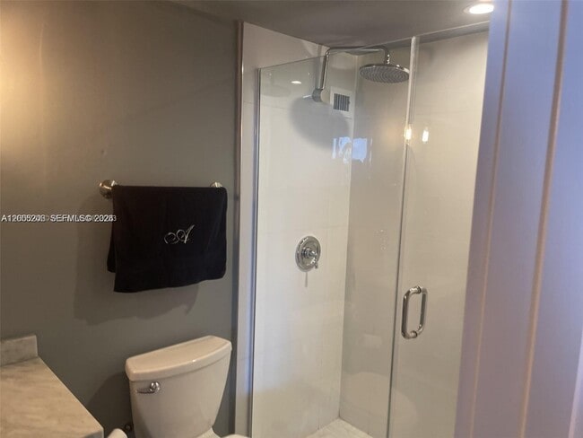 Building Photo - 1000 West Ave