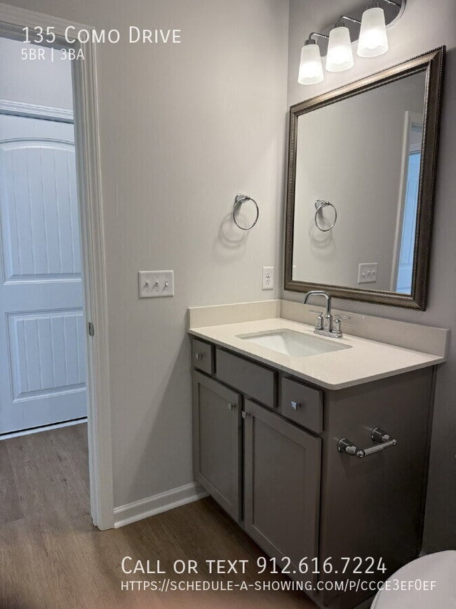 Building Photo - 135 Como Dr