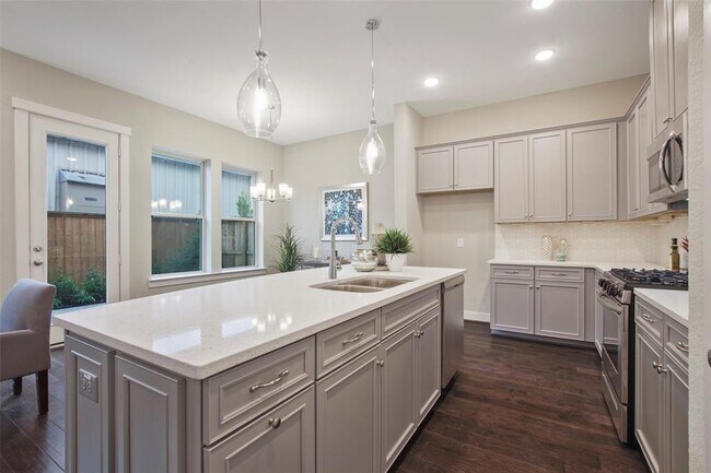 Building Photo - 12515 Holly Blue Ln