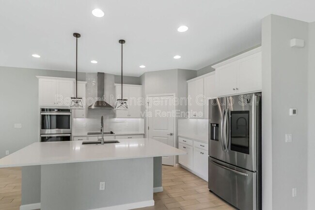 Building Photo - 30053 Island Club Dr