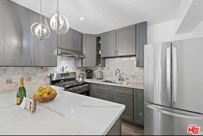 Building Photo - 1174 Coldwater Canyon Dr