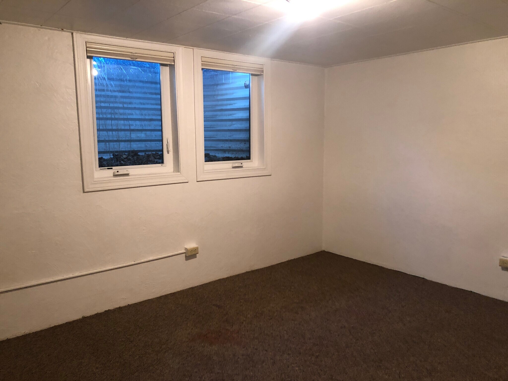 Building Photo - 450 NW Larry St