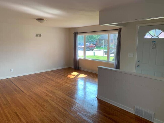 Building Photo - 1217 Highland Ave