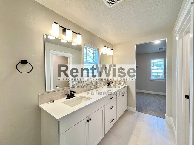 Building Photo - 5845 W Sprig Dr