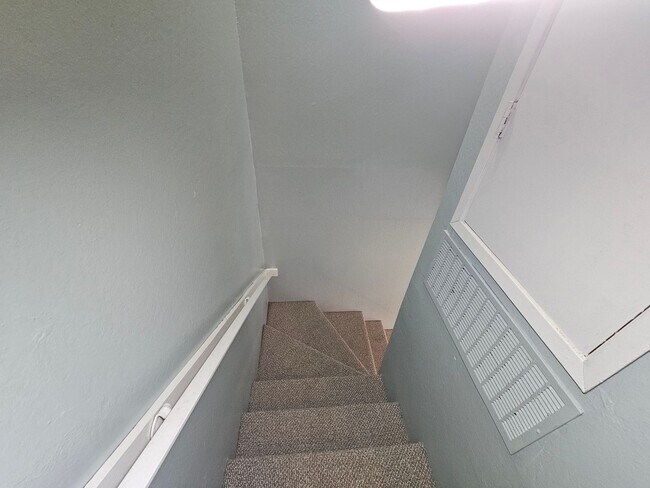 Building Photo - Sunny and Bright 2 Bedroom Townhouse in Vallejo CA