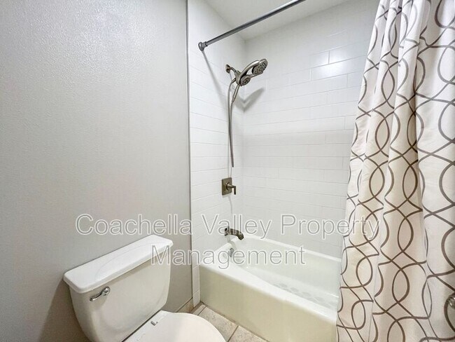 Building Photo - 2160 S Palm Canyon Dr