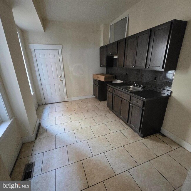 Building Photo - 5252 Pulaski Ave