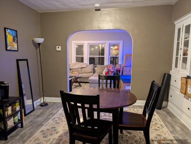 Building Photo - 2184 Wascana Ave