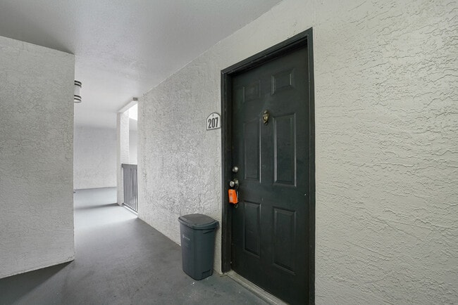 Building Photo - 8516 Island Breeze Ln