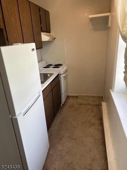 Building Photo - 52 Center St