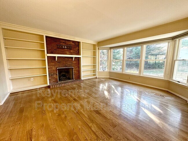 Building Photo - 2747 Sherborn Ln