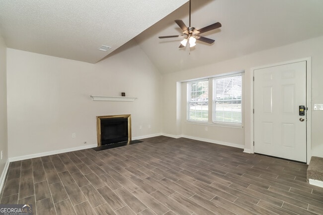 Building Photo - 7073 Stonecreek Dr