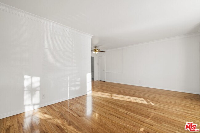 Building Photo - 5324 Vantage Ave