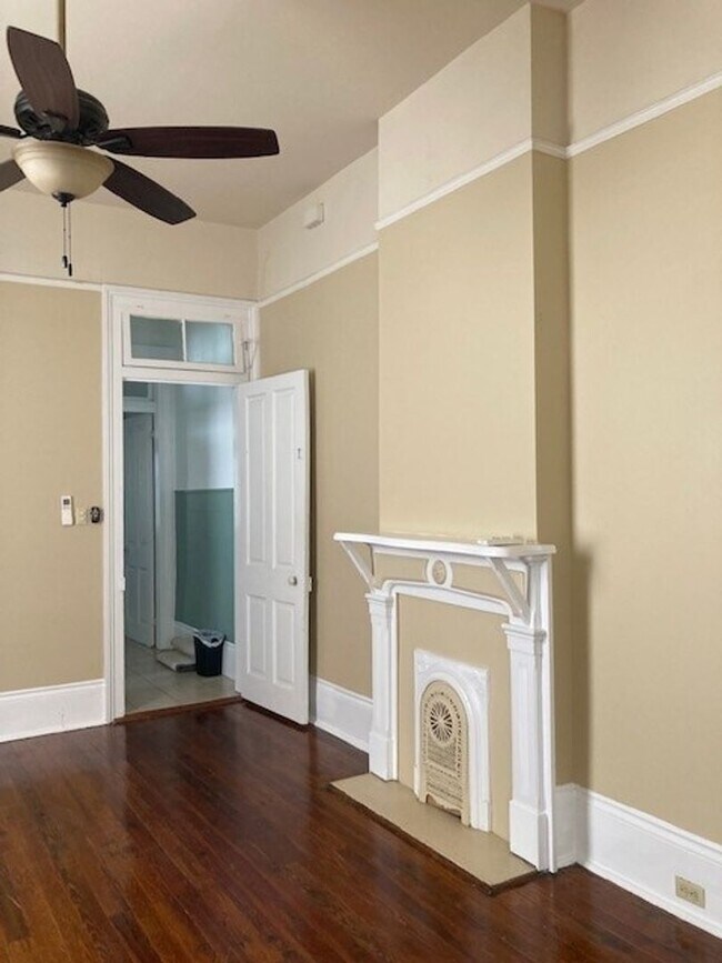 Building Photo - 3349 Dumaine St