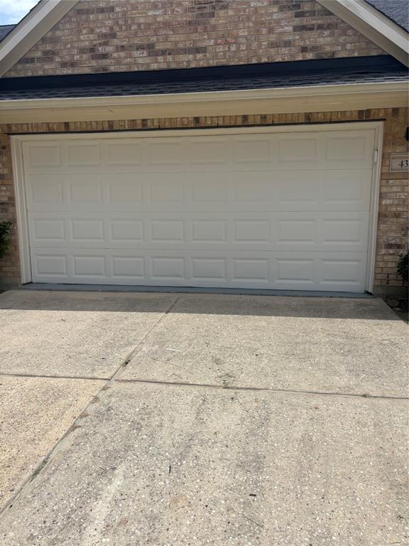 Building Photo - 4323 Country Oaks Ct