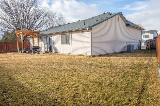 Building Photo - Beautiful Boise Home