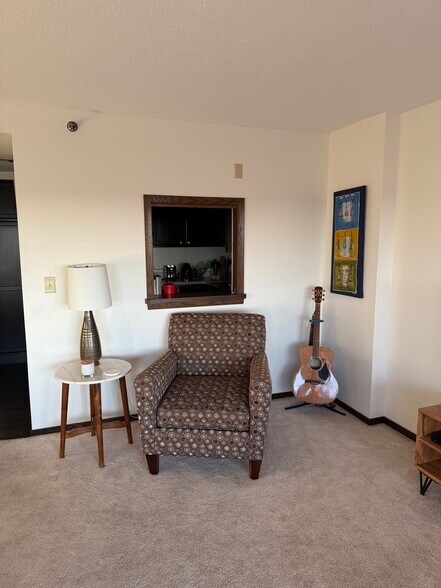 Building Photo - 1633 N Prospect Ave