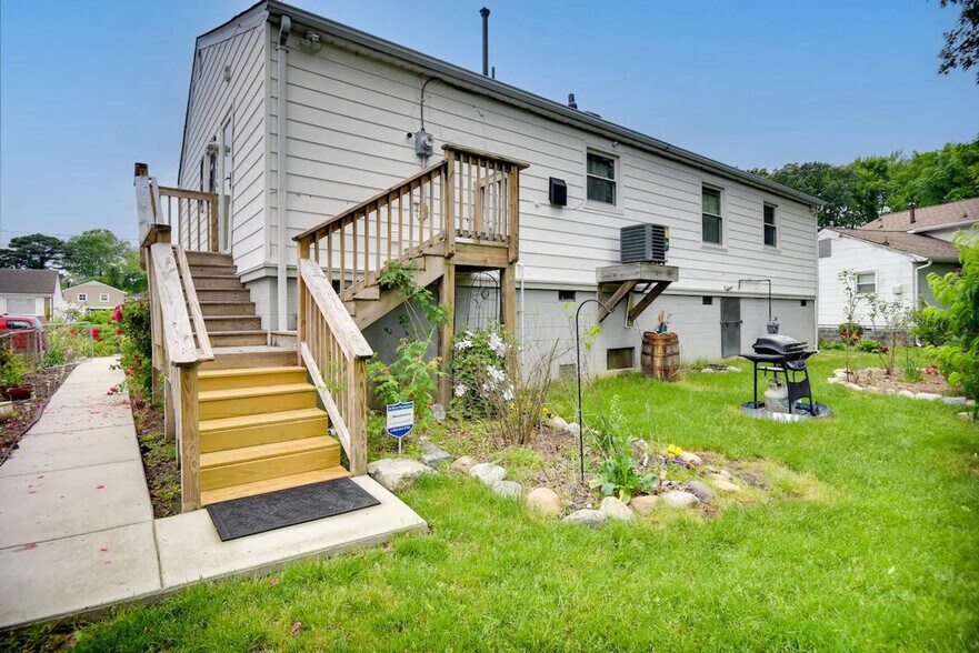 Building Photo - 112 Ethel Dr