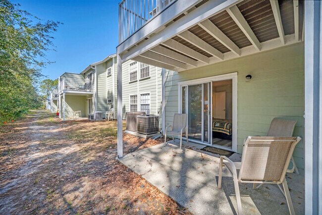 Building Photo - 2014 Royal Bay Blvd