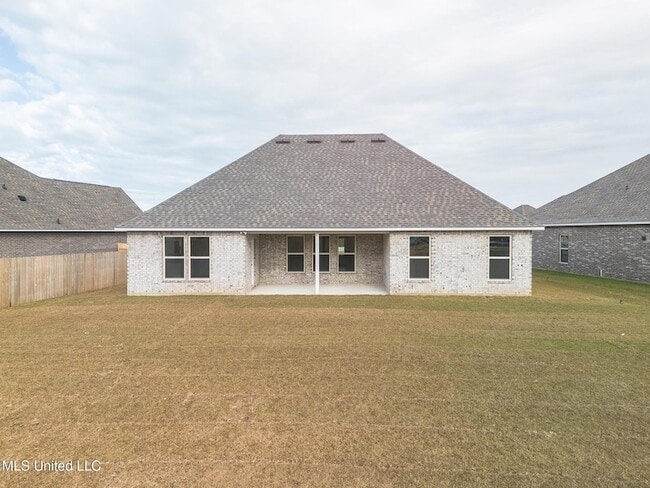 Building Photo - 15235 High Point Dr