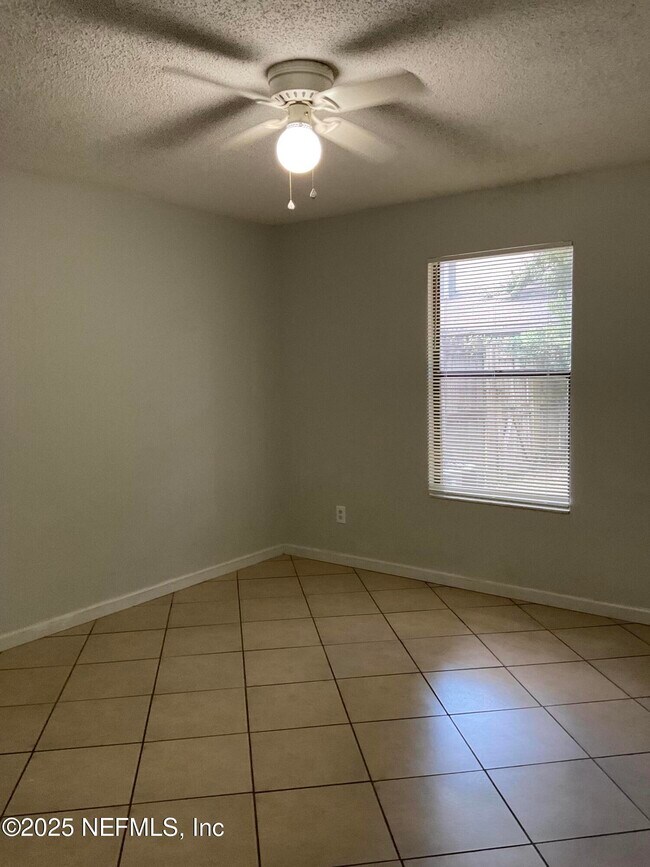 Building Photo - 7627 Indian Lakes Dr