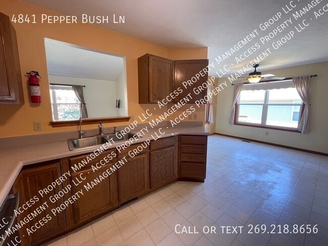 Building Photo - 4841 Pepper Bush Ln