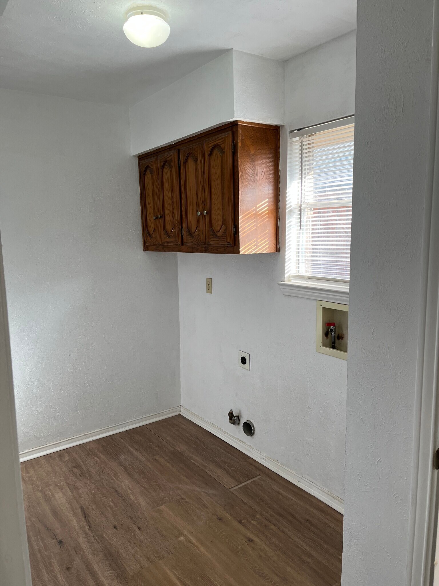 Building Photo - 2304 Canyon Valley Trl