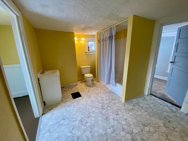 Building Photo - 1603 Taylor St