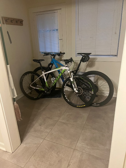 Building Photo - 205 Reid St