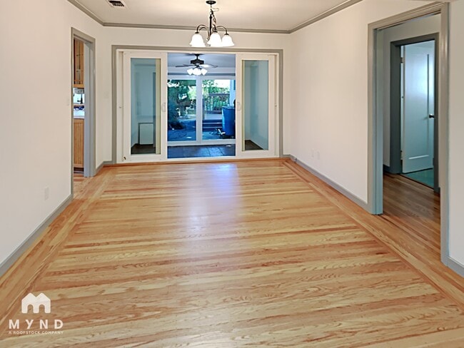 Building Photo - 524 Dudley Way