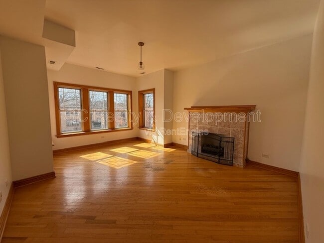 Building Photo - 929 Brummel St