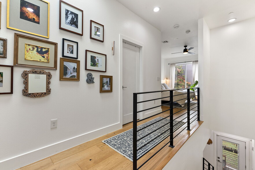 Building Photo - 2222 Moser Ave