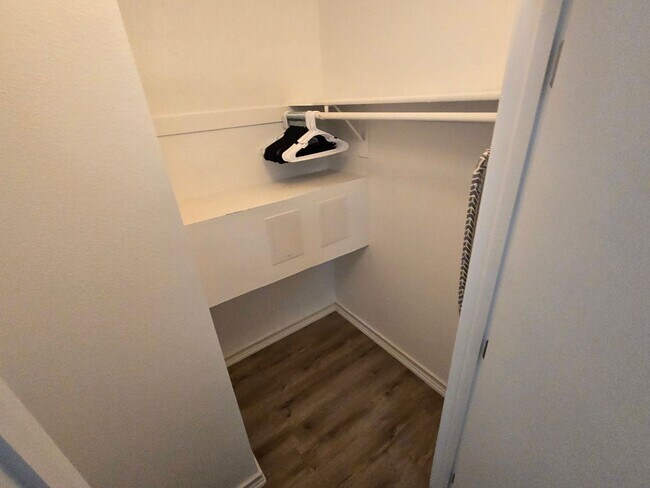 Building Photo - West-Flagstaff Condo in the Arbors - 2 Bed, 2 Bath - Students OK! 1 Sm. Pet OK! Avail. July 10th!!