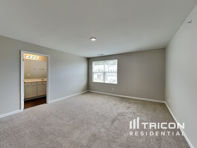 Building Photo - 9173 War Eagles Way