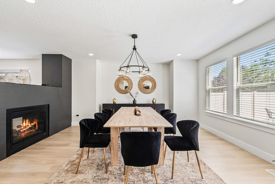 Building Photo - 4061 E Arch Dr