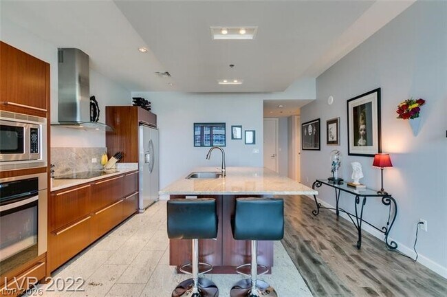 Building Photo - 4471 Dean Martin Dr