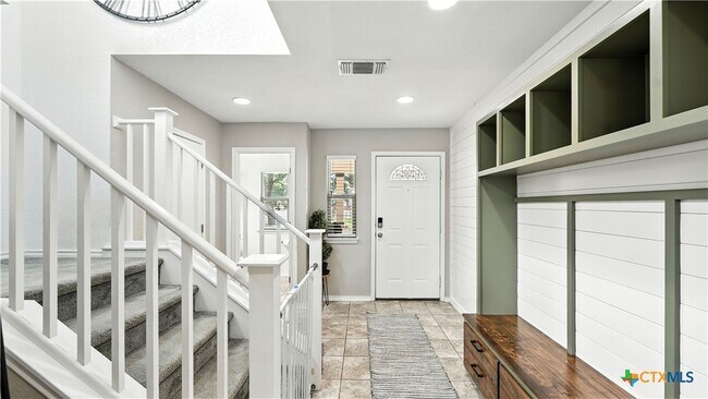 Building Photo - 208 Gatewood Clf