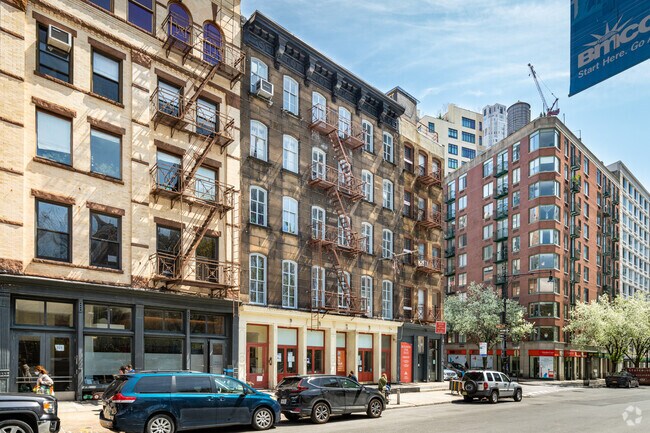 Exterior - 317-319 Greenwich St