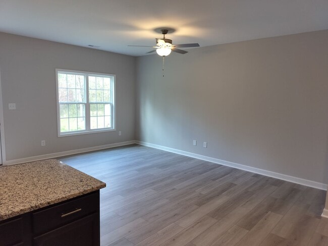 Building Photo - Hidden Gen 2