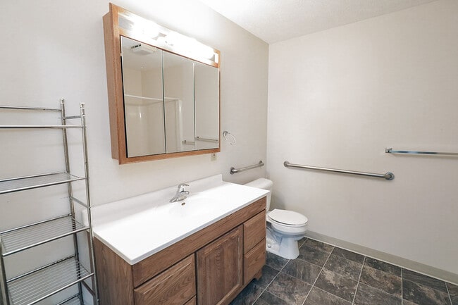 Building Photo - 3421 Portia St