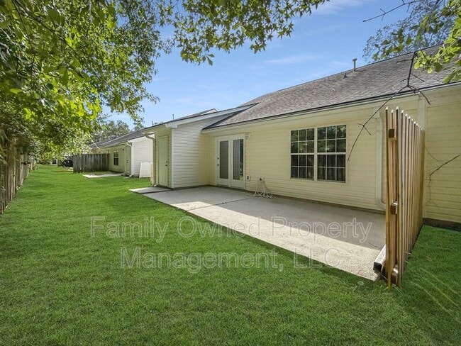 Building Photo - 112 Stewart Pl