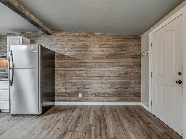 Building Photo - 1238 Iowa St